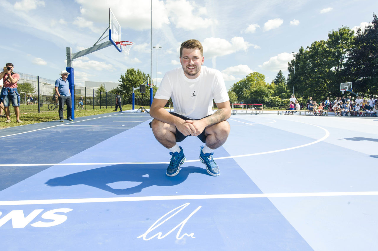 2K izdavač i Luka Dončić renoviraju stare terene po Sloveniji