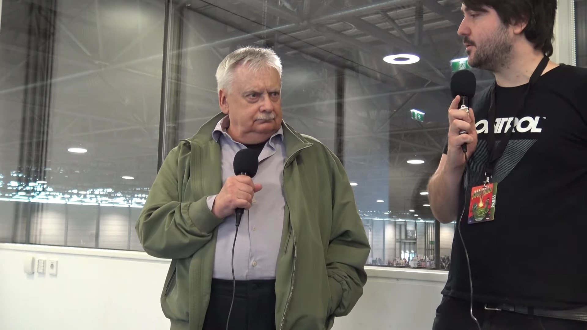 Autor Andrzej Sapkowski, tvorac The Witcher serijala, odbacuje igre pomenute franšize, smatrajući to gubljenjem vremena